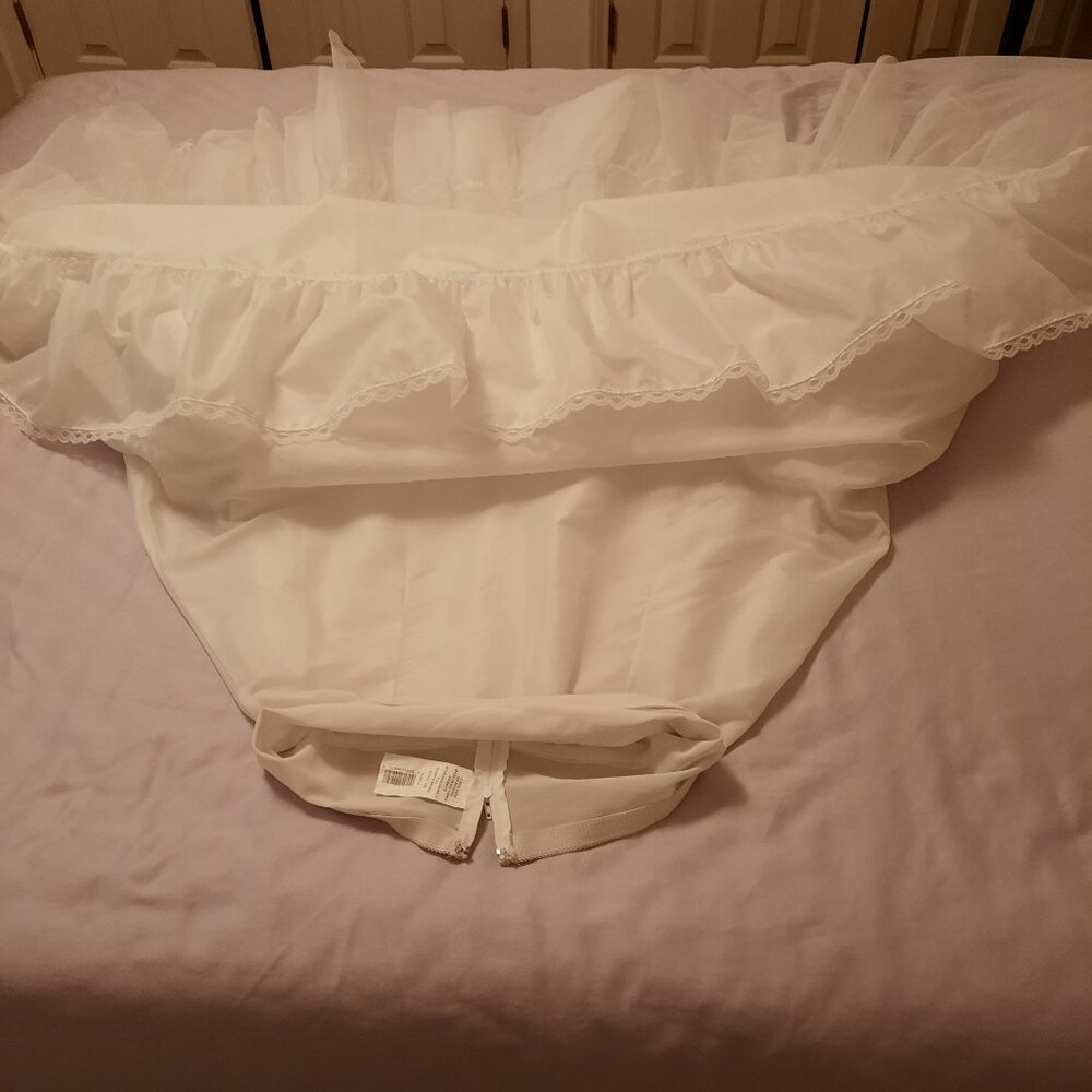 Wedding Dress Classic White Southern Sophisticated Flowy Sleeveless A Line - Picture 10 of 12